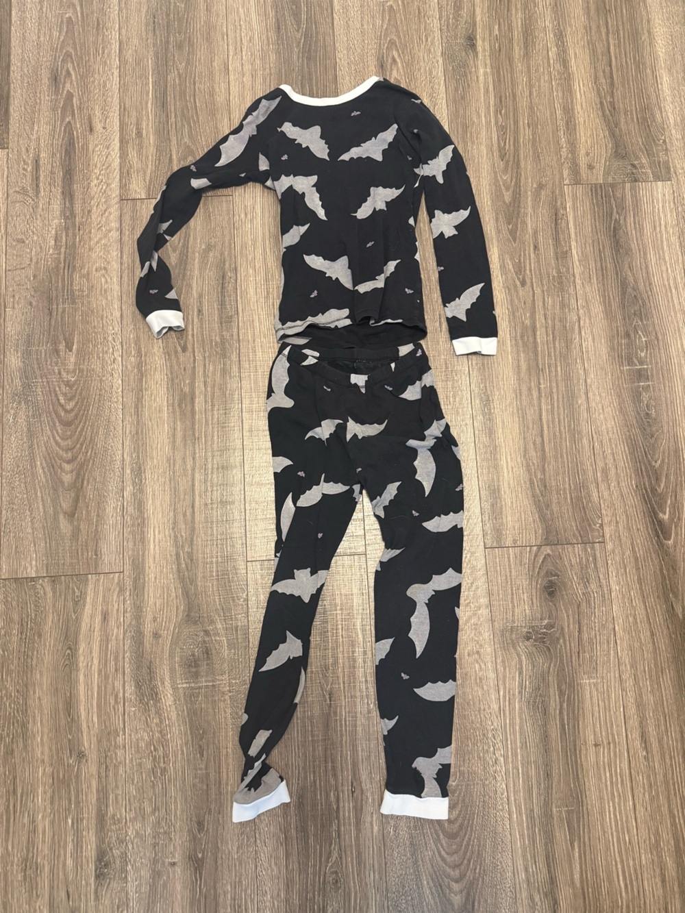 Burt’s Bees Kids Black Bat Halloween 2 Piece Pajama Set Size 10